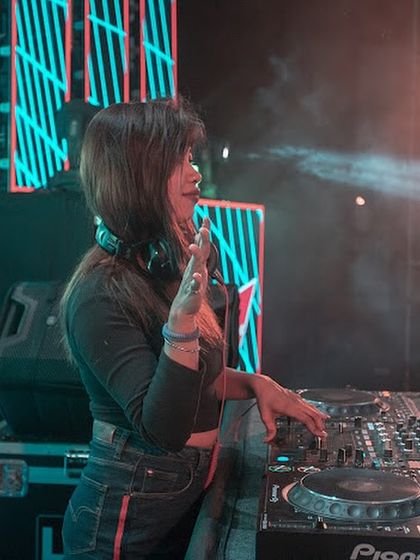 Rash - Bollywood & Commercial DJ High-Energy Club Nights photo 4