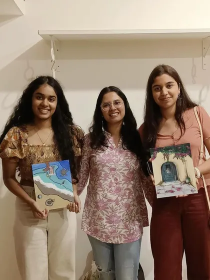 I love seeing the variety of art that comes out of each session. From dreamy beach scenes to charming doorways, everyone brings their own unique style.