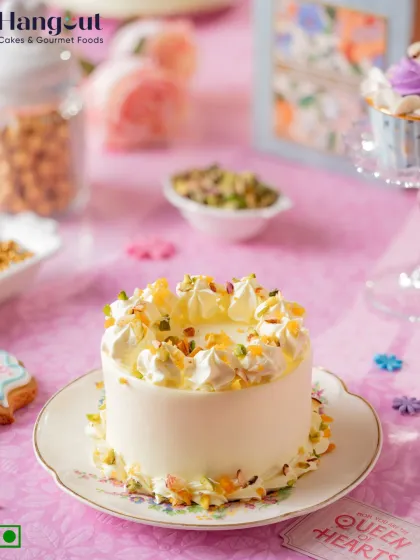 Our Moong Dal Halwa Bento Cake is a tribute to timeless love. It combines ghee-kissed halwa with vanilla sponge for a warm, nostalgic hug in a cake.