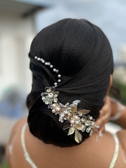 Dakshayini - Hairstyling Academy & Workshops Elegant Buns & Updos photo 21