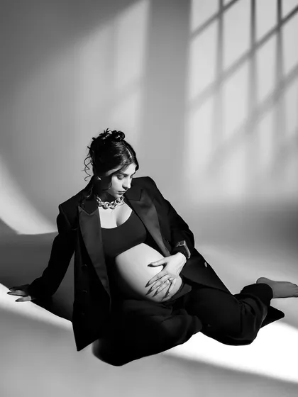 Playing with light and shadow to create this artistic shot of Pria. This is a great example of how we can use studio lighting for dramatic effect.