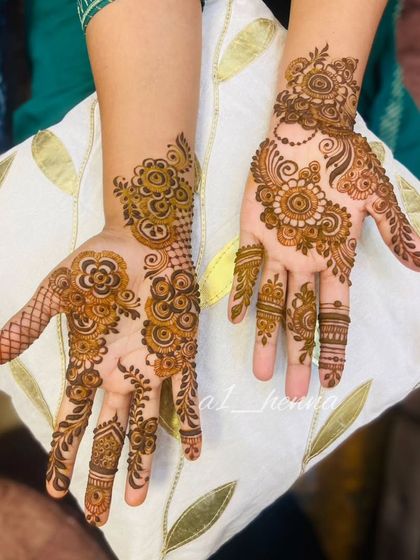 Another angle of the lovely Arabic design.