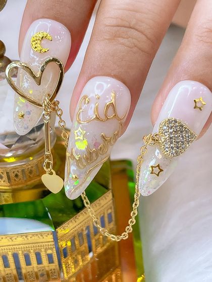 Celebrate with Style: Festive Nail Designs photo 36