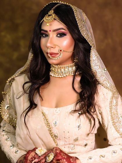 This dual-color eye look is stunning. It's a modern and creative choice for the bride who wants something a little different.