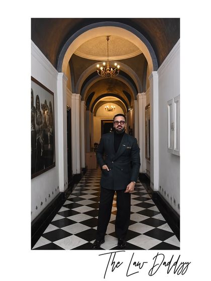 My outfit for an art exhibition after a day at the High Court. My personal style reflects a blend of classic professionalism and modern taste.