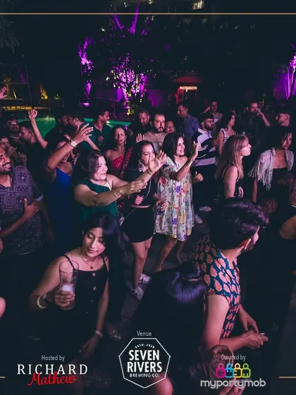The crowd at Seven Rivers for the IndiGaga night was incredible. Everyone was dancing and singing along, fully embracing the throwback Indipop theme.