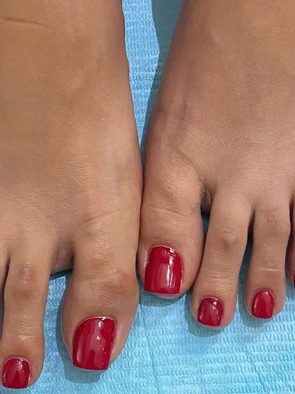 My course also covers toenail services, including creating toe nail extensions with a solid gel polish. This is a crucial skill for offering comprehensive pedicure services.