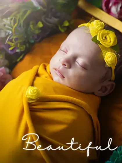This beautiful floral setup was created in the comfort of the client's home. We bring our entire portable studio to you, ensuring your baby is relaxed and you are stress-free during the session.