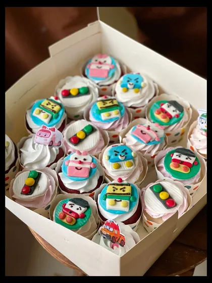 This box of Robocar Poli themed cupcakes was so much fun to make. I create each character by hand using fondant, perfect for making a child's birthday party extra special.