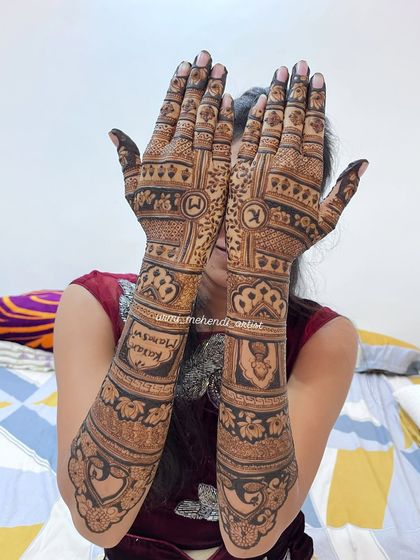 Intricate Bridal Hands photo 7