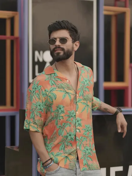 Good vibes only. A casual, printed shirt for a food festival. The look is relaxed, fun, and approachable.