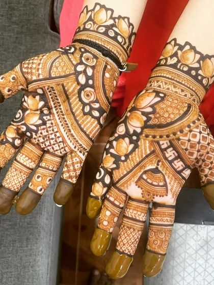 Traditional Bridal Henna photo 7