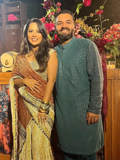 All dressed up for a Qawwali night with my husband. I wore this beautiful metallic pre-draped saree that was super comfortable and glamorous.