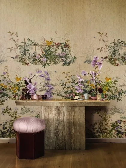 The Scenic Flora wallcovering transforms this console table into a focal point of elegance. This luxurious tapestry of Japanese wildflowers, inspired by vintage kimonos, blends romance and sophistication in every detail.