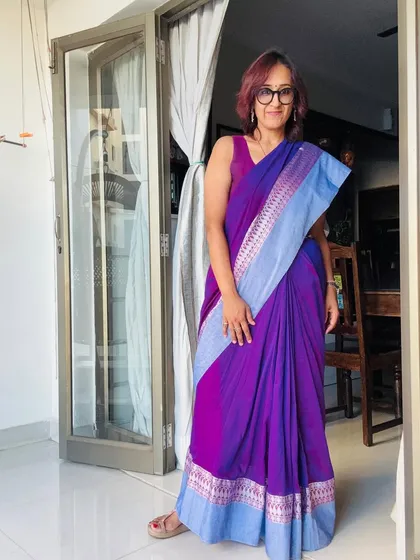 Celebrating the beauty of Indian weaves in this gorgeous Dhonekhali cotton handloom sari. My love for traditional textiles and patterns often finds its way into my art.