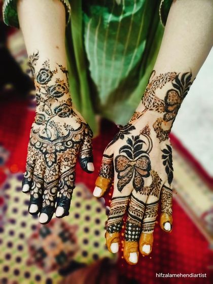 A full view of the modern and trendy henna, perfect for someone who wants a unique look.