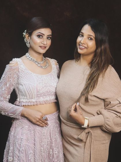 Contemporary & Pastel Bridal Glam photo 12