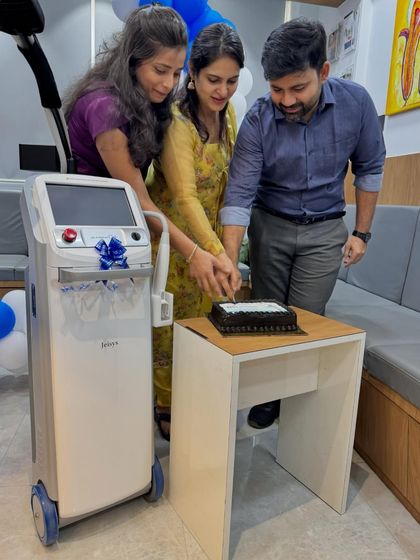 Celebrating the addition of two new revolutionary machines to our clinic: the Ultracel Q+ HIFU for non-surgical facelifts and the Hydrashine Premium for the ultimate glowing skin treatments.