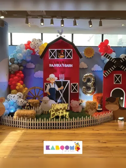 Old MacDonald had a farm, and we brought it right here for a birthday! We love creating charming and detailed farm-themed parties, complete with a big red barn, friendly animal cutouts, and hay bales for that perfect rustic touch.