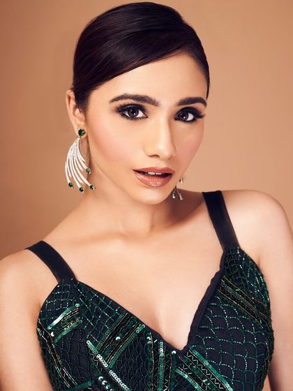 Red Carpet & High-Fashion Looks photo 10