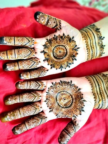 Mehndi Designer - Mehndi Artistry Services Engagement & Party Henna photo 11
