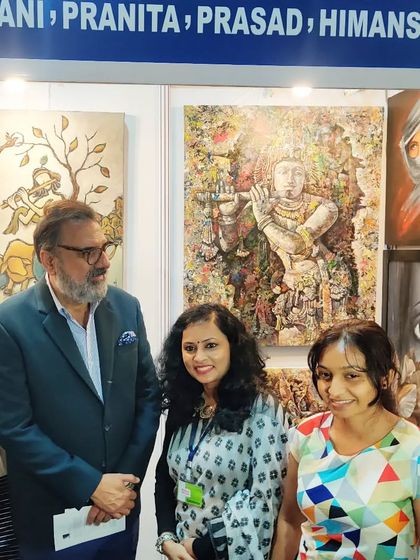A wonderful moment from the Mumbai Art Fair '22, standing with my artworks and the esteemed actor Boman Irani. It was an honor to have him visit our stall and appreciate the art.