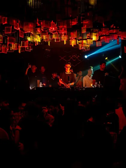 The lights, the crowd, the music. Everything coming together for a memorable night of throwback tunes at M Bar.