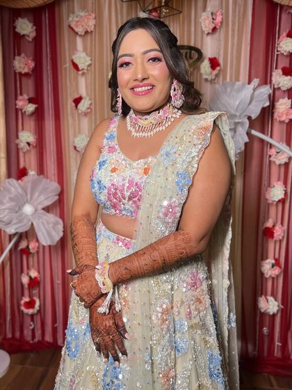 Modern Pastel & White Bridal Looks photo 72