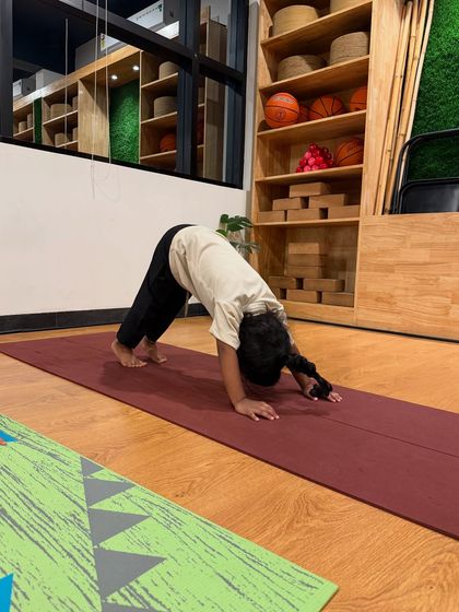 Hamsa Yoga - Kids & Family Yoga Fun on the Mat: Kids Yoga photo 11