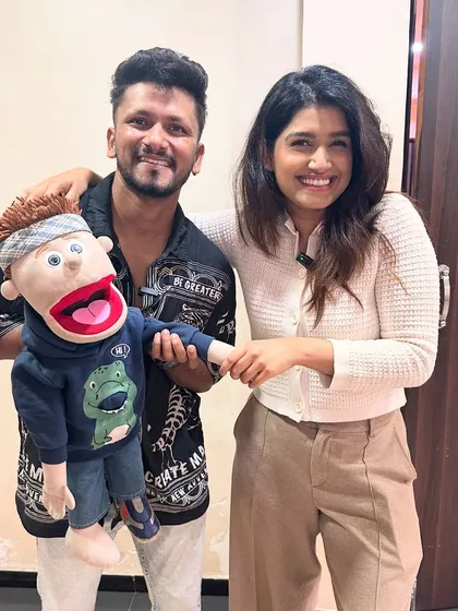 Bunny with the wonderful actress Rasika Sunil (Shanaya). He was thrilled to meet her.