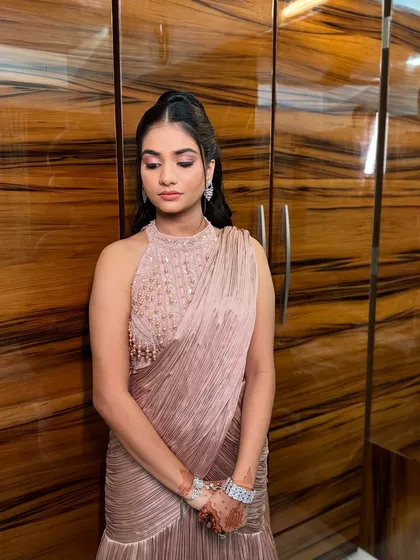 Elegance in every detail. From the perfectly blended eyeshadow to the chic hairstyle, this Roka look was designed to be sophisticated and modern.
