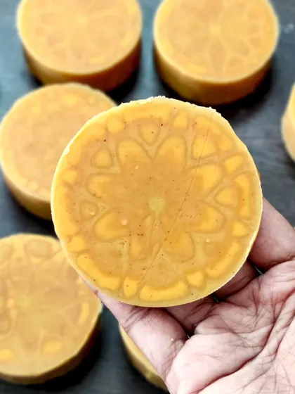 This turmeric soap with a kaleidoscope pattern was one of my first attempts at the Ghost Swirl technique. The pattern is created by varying the water content, not the amount of color.