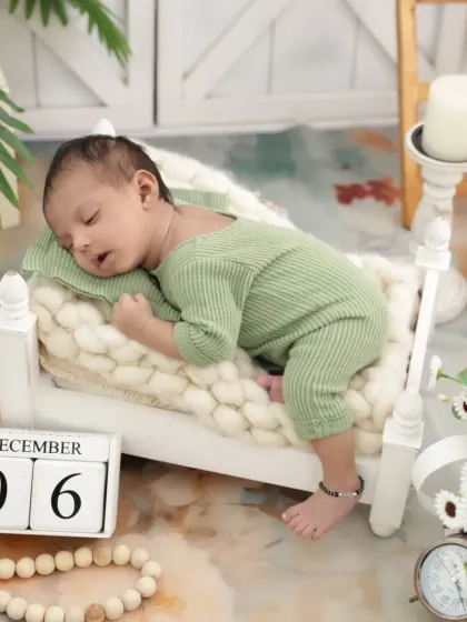 Newborn Dreams: The First Few Weeks photo 35