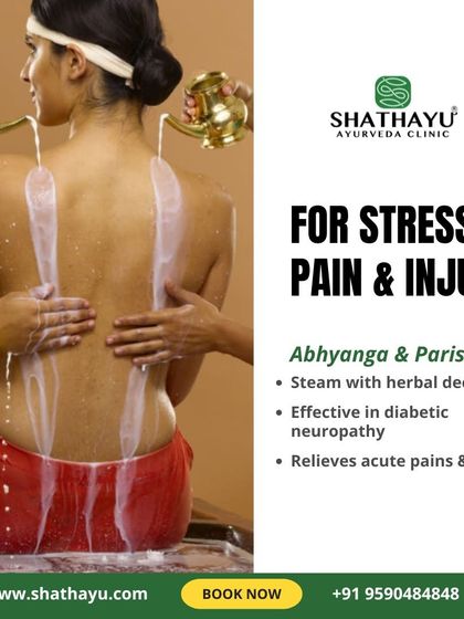 Here you see the traditional application of Parisheka, where two streams of warm herbal liquid are poured along the spine. This therapy provides relief from stress, pain, and physical strain.