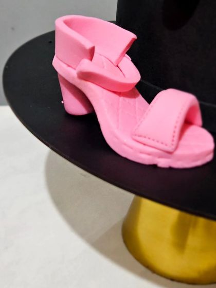 Pink Frost Patisserie - Handcrafted Edible Figurines & Toppers The Artisan's Touch: A Look at the Details photo 4