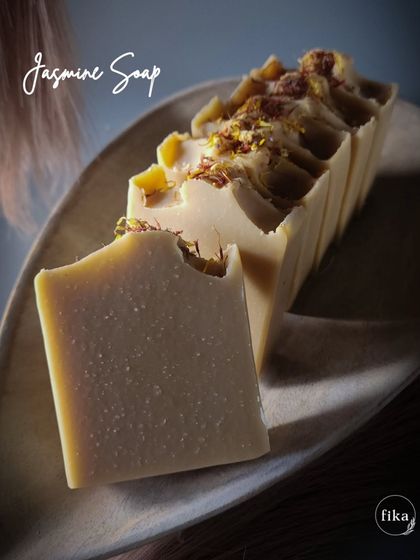 My popular Jasmine soap uses Bentonite Clay to draw out impurities and excess oil, leaving skin deeply clean. Infused with Jasmine essential oil, it also helps to moisturize, improve skin elasticity, and uplift your senses.