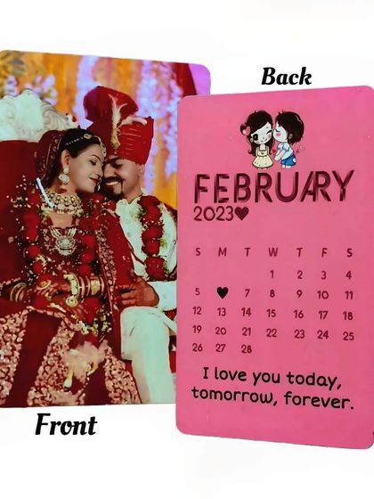 This personalized wallet card features your photo on the front and a calendar with your special date marked on the back.