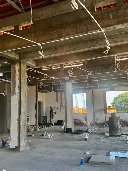 The interior of the Bali project during the electrical wiring phase. My management includes coordinating different trades, like electricians and civil workers, to ensure a smooth workflow and prevent delays.