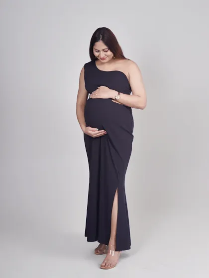 Studio Maternity Portraits photo 14