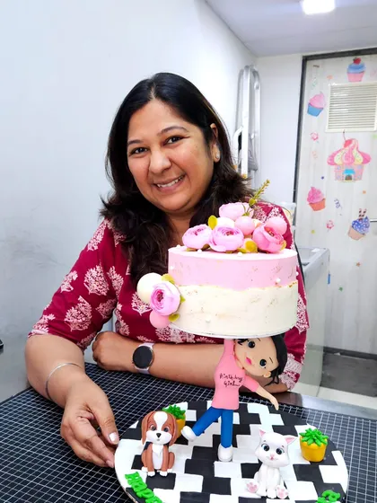 This anti-gravity cake was for a girl who loves her pets. Seeing the final creation come to life always brings the biggest smile to my face.