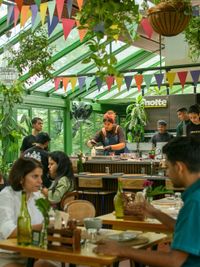 Curated Dining Experiences (Chef Pop-ups)