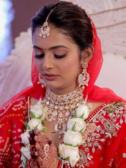 Classic Bridal Looks in Red & Pink photo 11