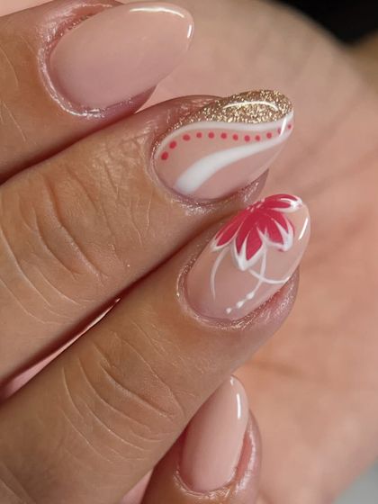 Blooming Nails: Floral & Nature Designs photo 16