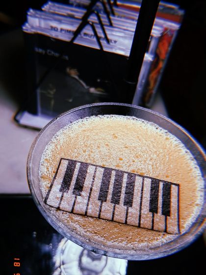 This is the 'Hit The Road Jack', an ode to Ray Charles and a creative take on the Espresso Martini. The edible piano key garnish was a genius touch that I had to feature, as it perfectly ties the drink to its musical inspiration.