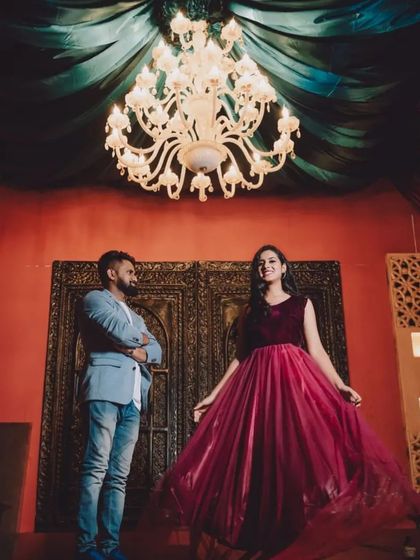 Dress Rental Buzz - Photoshoot Outfit Rental Couple & Pre-Wedding Outfits photo 40