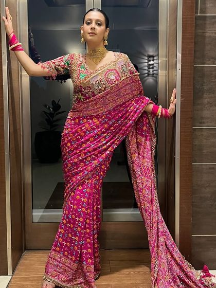 Serving main character energy. Isha Malviya looks stunning in this traditional attire, with makeup that is both bold and beautiful.