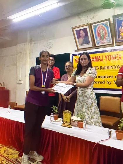 Another angle of Anriya Singh being awarded for her fantastic performance in the U15 Girls Singles.