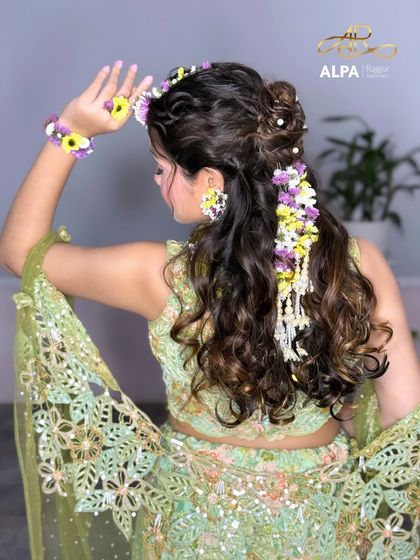 Vibrant Haldi & Mehendi Styles photo 10