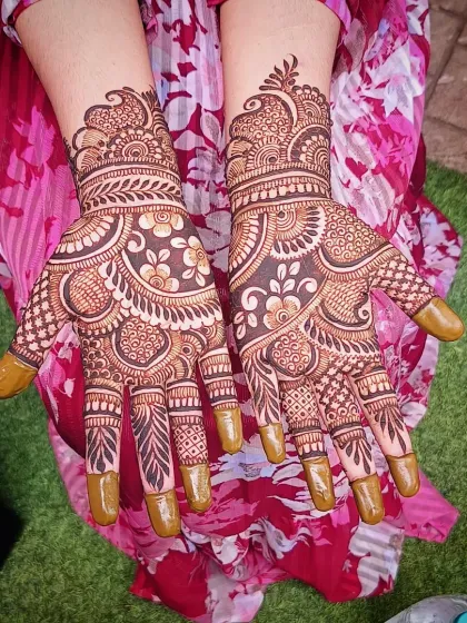 A slightly different perspective of the same intricate traditional design.