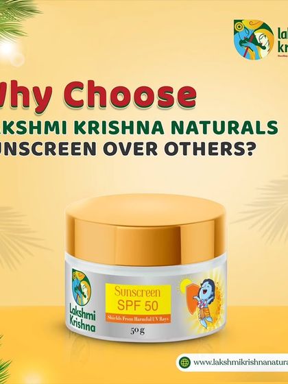 Why choose our sunscreen? This graphic poses the question and invites you to discover the benefits of our quick-absorbing, non-greasy, and glow-enhancing formula.